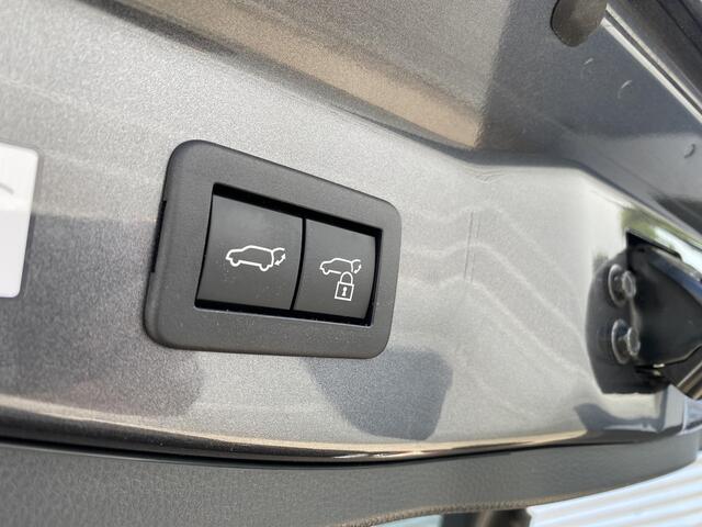 Toyota C-HR 1.8 Hybrid 140 First Edition | 360° camera | Dodehoek detectie | Apple CarPlay/Android Auto | Adaptieve cruise control | Keyless | Parkeersensoren | Elektr. inklapbare buitenspiegels |