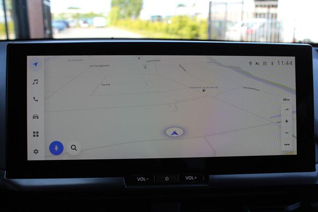 Toyota C-HR 1.8 Hybrid 140 First Edition Bi-tone | Rijklaar | Stoel-/stuurverw. | Navi | El.achterklep | Apple/Android | Blind Spot | Keyless | LED