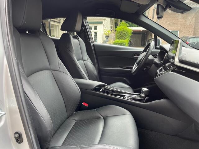 Toyota C-HR 1.8 HYBRID EXECUTIVE / LEDER / CAMERA / NAVI / TREKHAAK / 18'' LMV