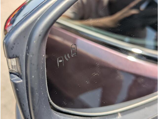 Toyota C-HR 1.8 Hybrid 140 First Edition | Bi-tone | Stoel- stuurverwarming | Elek. achterklep | Camera | PDC V+A