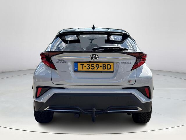 Toyota C-HR 1.8 Hybrid GR-Sport **NAVIGATIE/ KEYLESS/ PARKEERSENSOREN VOOR EN ACHTER/ 36 MAANDEN GARANTIE**