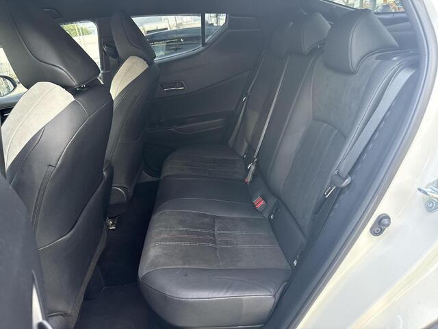 Toyota C-HR 2.0 Hybrid GR-Sport **STOEL EN STUURWIELVERWARMING/ ADAPTIEF CRUISE CONTROL/ DODEHOEK DETECTIE/ 36 MAANDEN GARANTIE**