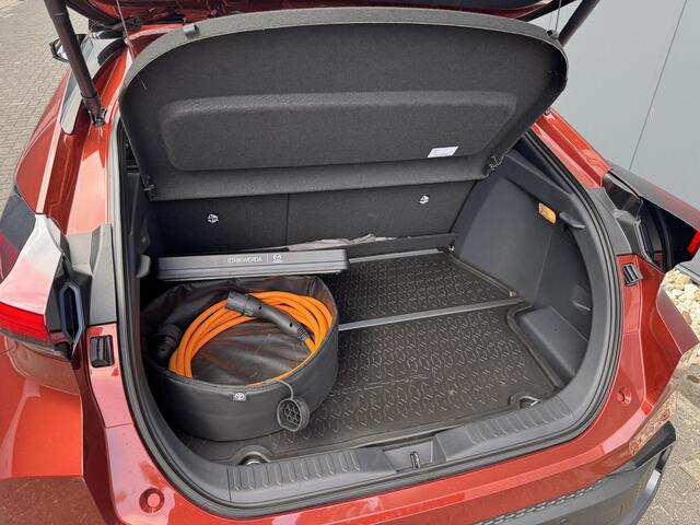 Toyota C-HR 2.0 Plug-in Hybrid 220 Executive | Executive Plus Pack | Thermisch panorama-dak | Prisma adaptive LED | 360 Camera | Memory stoel |