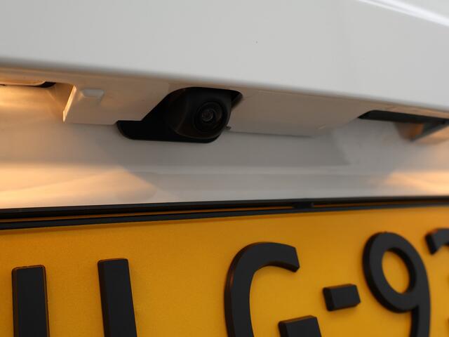 Toyota C-HR 2.0 Plug-in Hybrid 220 Business Plus | Apple Carplay & Android Auto | Parkeercamera | | Direct leverbaar |