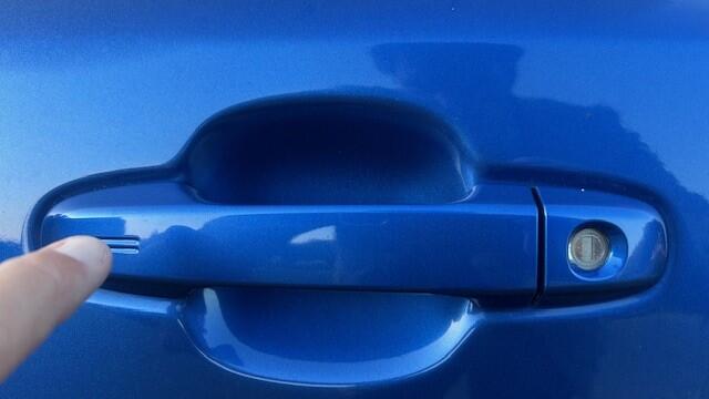 Toyota C-HR 1.8 Hybrid BI-TONE NAVIGATIE, DAB RADIO, JBL SYSTEEM, STUURVERWARMING, STOELVERWARMING, DODEHOEK ASSIST, RIJBAAN ASSIST, ADAPTIVE CRUISE CONTROL, PARKEERHULP V/A, ACHTERUITRIJCAMERA, LED-LICHT, 18"L/M-VELGEN, ENZ. ENZ. FULL OPTIONS!!