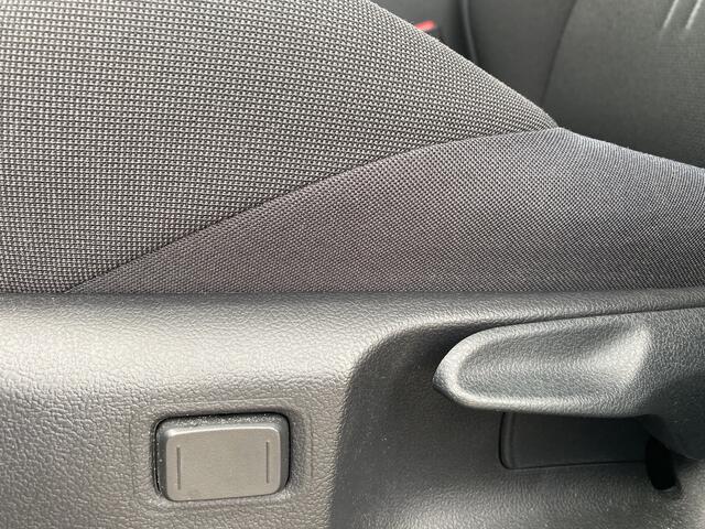 Toyota C-HR 1.8 Hybrid 140 Dynamic NL Auto Navi Dodehoek Detectie Parkeersensoren