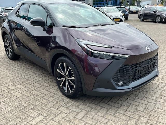 Toyota C-HR Hybrid 140 Team D **AllSeason,Stoelverwarming**