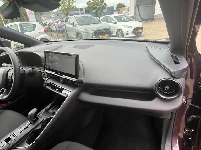 Toyota C-HR Hybrid 140 Team D **AllSeason,Stoelverwarming**