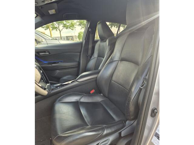 Toyota C-HR 2.0 Hybrid Bi-Tone / Trekhaak / Camera / Leder / 18'' / Navigatie / Keyless / DAB / ACC