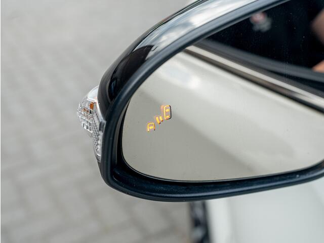 Toyota C-HR 2.0 Hybrid Bi-Tone | Dodehoek sensoren | Stuur&Stoel verw. | Parkeersensoren | Prijs Rijklaar!!