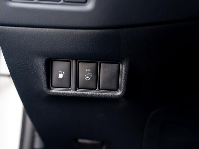 Toyota C-HR 2.0 Hybrid Bi-Tone | Dodehoek sensoren | Stuur&Stoel verw. | Parkeersensoren | Prijs Rijklaar!!