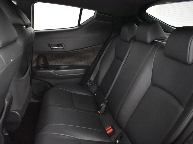 Toyota C-HR 1.2T Luxury | JBL | Navigatie