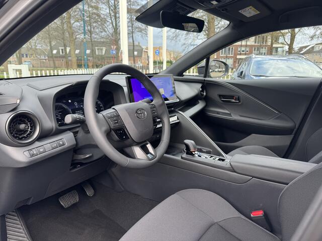 Toyota C-HR 1.8 Hybrid 140 First Edition Dodenhoekdetectie, Navigatie, Parkeersensoren V + A , All-in Rijklaarprijs