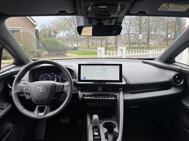 Toyota C-HR 1.8 Hybrid 140 First Edition Dodenhoekdetectie, Navigatie, Parkeersensoren V + A , All-in Rijklaarprijs