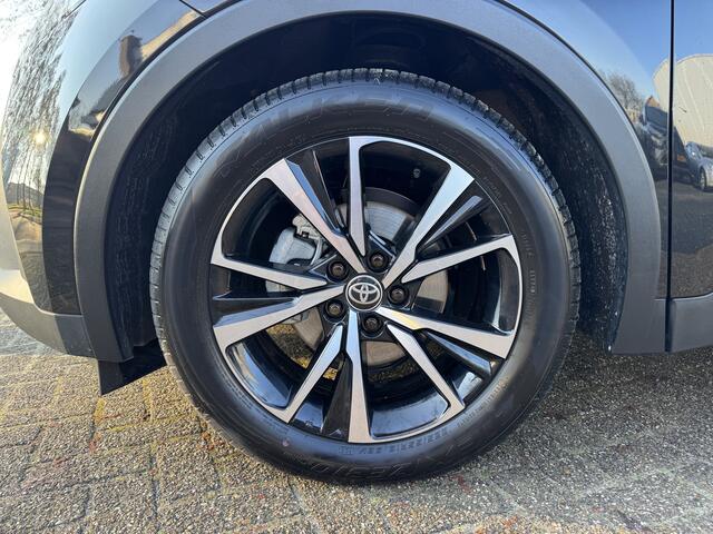 Toyota C-HR 1.8 Hybrid 140 First Edition Dodenhoekdetectie, Navigatie, Parkeersensoren V + A , All-in Rijklaarprijs