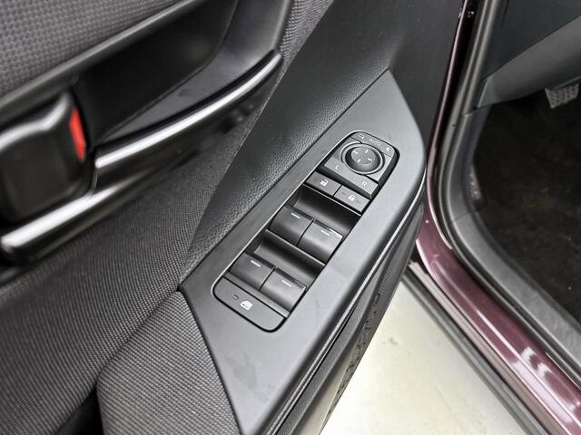 Toyota C-HR 1.8 Hybrid 140 Dynamic | Camera | Climate Control | Dodehoek Ass. | LM velgen | Parkeersensoren |