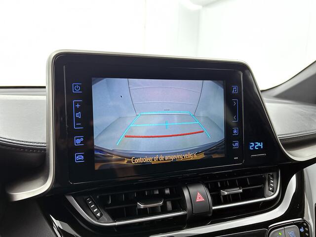 Toyota C-HR 1.8 Hybrid Dynamic | Navigatie | Camera | LM Velgen | Privacy glass | Stoelverwarming |