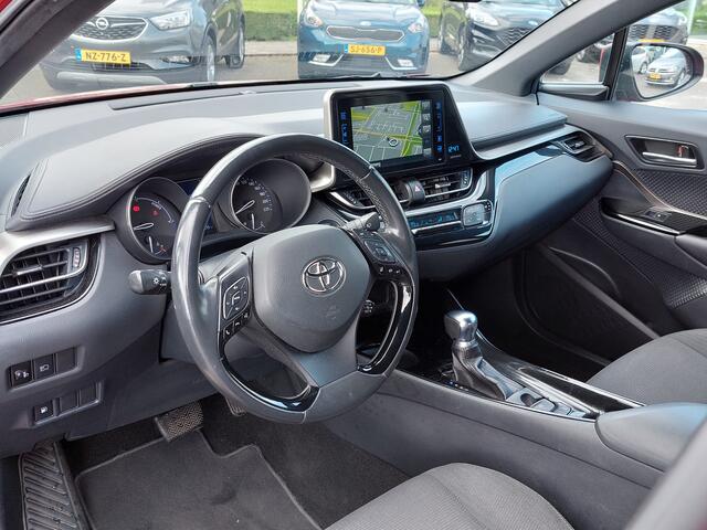 Toyota C-HR 1.8 Hybrid Automaat Dynamic | Navi | Clima | Adap.Cruise | Keyless Entry | Achteruitrijcamera | Stoelverwarming | Licht+Regensensor | Mistlampen | Privacy Glass | 18''lm