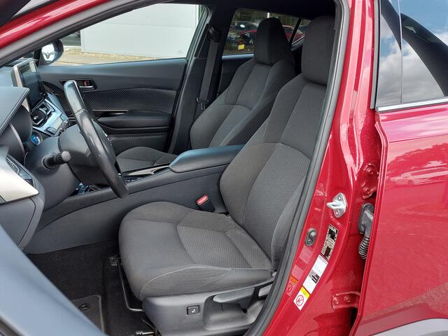 Toyota C-HR 1.8 Hybrid Automaat Dynamic | Navi | Clima | Adap.Cruise | Keyless Entry | Achteruitrijcamera | Stoelverwarming | Licht+Regensensor | Mistlampen | Privacy Glass | 18''lm