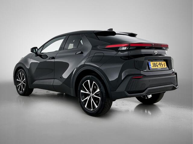 Toyota C-HR 1.8 Hybrid 140 Dynamic Limited | Achteruitrijcamera | Apple Carplay/Android auto | Climate control | Stoel en stuurverwarming |