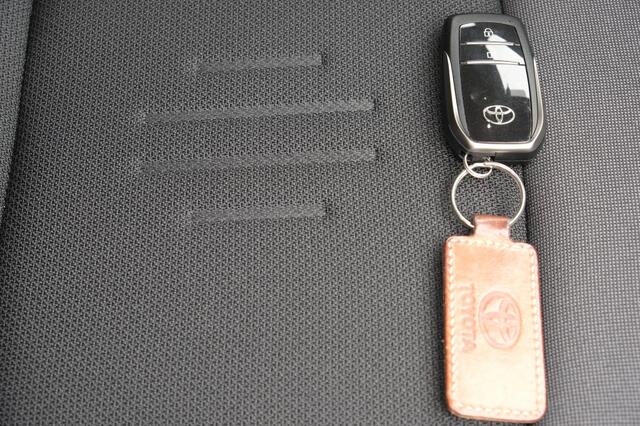 Toyota C-HR 5-deurs 1.8 Hybrid 140PK Dynamic Automaat