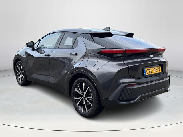 Toyota C-HR 1.8 Hybrid 140 First Edition **NAVIGATIE/ DODEHOEK DETECTIE/ 360 CAMERA/ PARKEERSENSOREN VOOR EN ACHTER/ 36 MAANDEN GARANTIE**