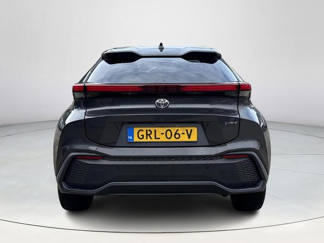 Toyota C-HR 1.8 Hybrid 140 First Edition **NAVIGATIE/ DODEHOEK DETECTIE/ 360 CAMERA/ PARKEERSENSOREN VOOR EN ACHTER/ 36 MAANDEN GARANTIE**