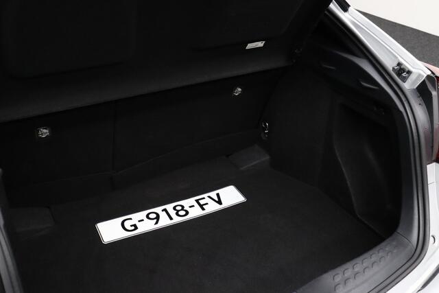 Toyota C-HR 1.8 Hybrid Style | Adaptive-cruise | Afneembare Trekhaak | Parkeerassistent | Camera | Clima | Navigatie | Keyless | Dodehoekdetectie