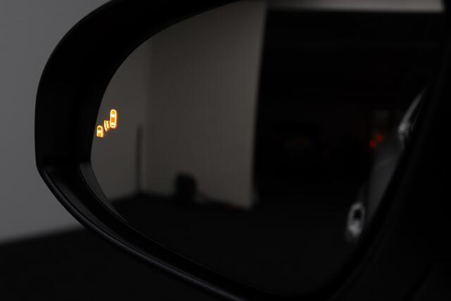 Toyota C-HR 1.8 Hybrid Style | Adaptive-cruise | Afneembare Trekhaak | Parkeerassistent | Camera | Clima | Navigatie | Keyless | Dodehoekdetectie