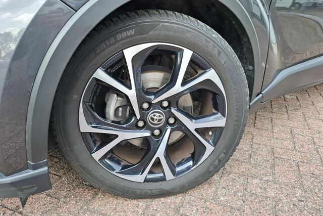 Toyota C-HR 1.8 Hybrid Dynamic Navigatie Apple Carplay/Android Auto, achteruitrij camera, adaptieve cruise control, keyless,