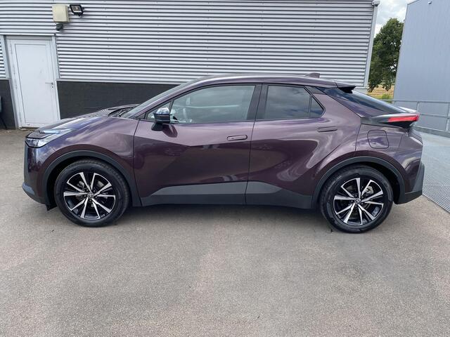 Toyota C-HR 1.8 Hybrid 140 Dynamic NL-auto, Dodehoekdetectie, Adaptieve cruise control, keyless, achteruitrij camera, navigatie Apple CarPlay/Android Auto, parkeersensoren