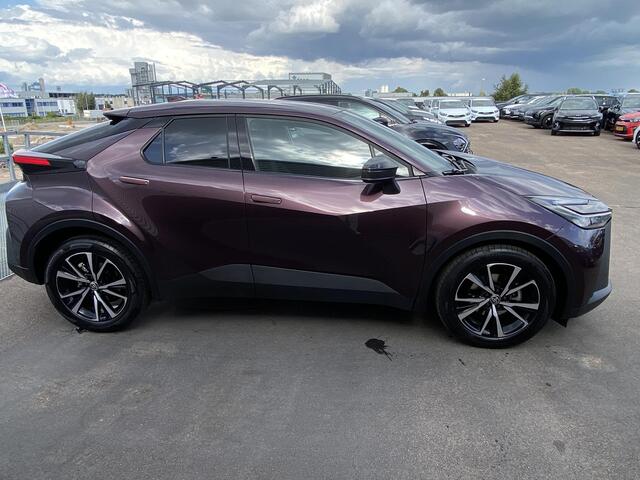 Toyota C-HR 1.8 Hybrid 140 Dynamic NL-auto, Dodehoekdetectie, Adaptieve cruise control, keyless, achteruitrij camera, navigatie Apple CarPlay/Android Auto, parkeersensoren