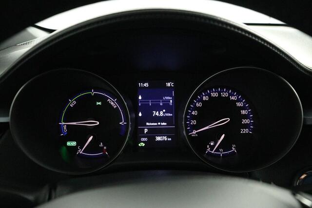 Toyota C-HR 2.0 Hybrid Style | Navigatie | parkeer sensoren | stoel / stuur verwarming | Apple Carplay/Android Auto |