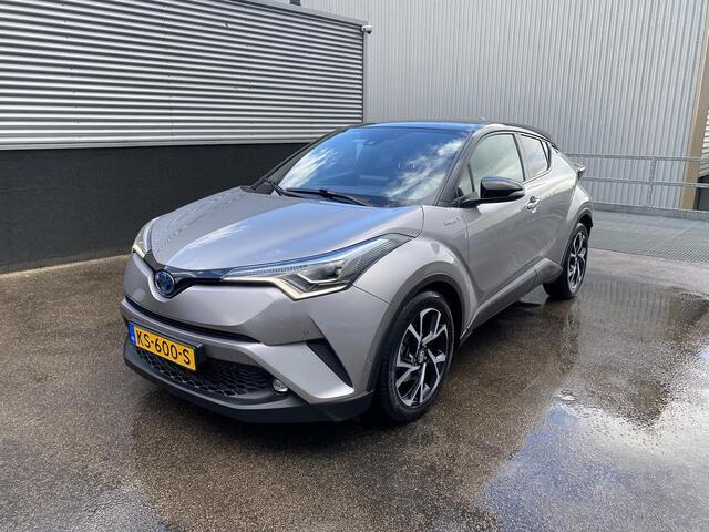 Toyota C-HR 1.8 Hybrid Bi-Tone Plus Stoel- & stuurverarming, navigatie, dodehoek detectie, JBL Premium audio, Volledig dealeronderhouden, achteruitrij camera, adaptieve cruise control