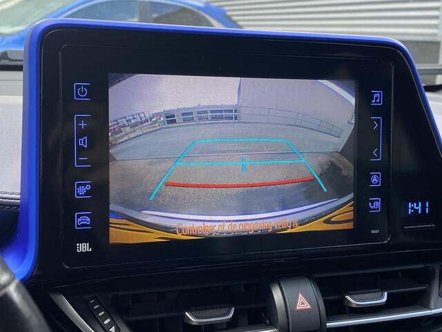 Toyota C-HR 1.8 Hybrid Bi-Tone Plus Stoel- & stuurverarming, navigatie, dodehoek detectie, JBL Premium audio, Volledig dealeronderhouden, achteruitrij camera, adaptieve cruise control