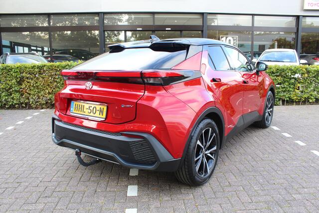 Toyota C-HR 2.0 Hybrid 200 First Edition Bi-Tone AWD | Rijklaar | Trekhaak | Stoel-/Stuurverwarming | Apple/Android | Keyless | PDC | Navi | LED