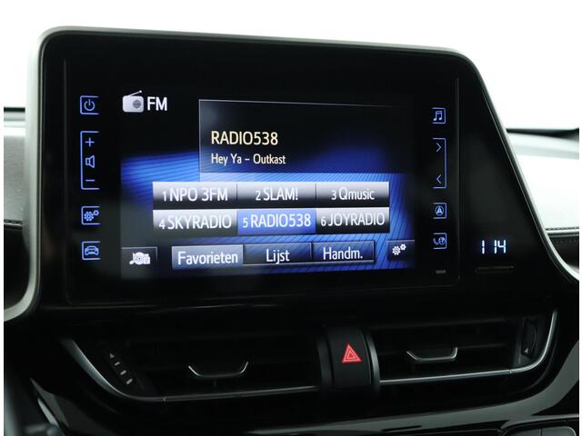 Toyota C-HR 1.8 Hybrid Executive | Parkeer sensoren | Navigatie | Stoelverwarming |