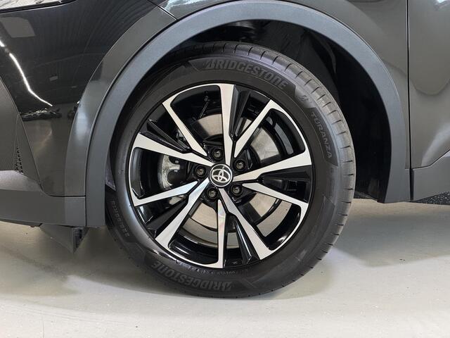 Toyota C-HR 2.0 Plug-in Hybrid 220 Dynamic | trekhaak afneembaar | LED | Dodehoeksensor | Carplay | Stoel/stuur verw. |