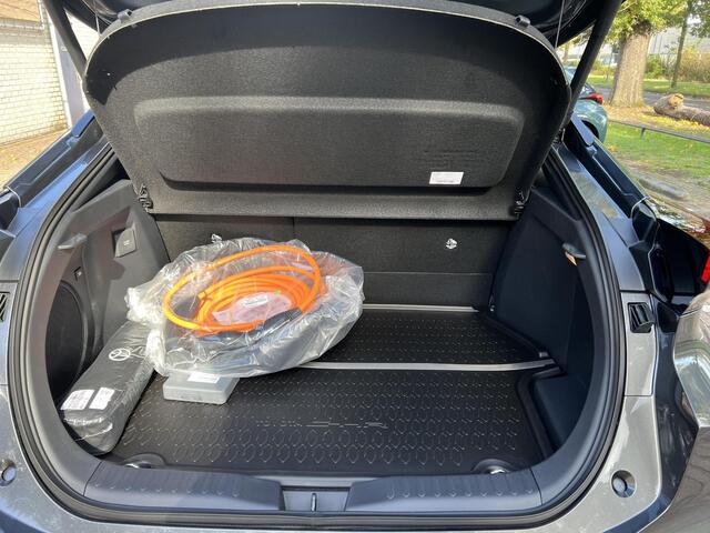 Toyota C-HR 2.0 Plug-in Hybrid 220 Executive