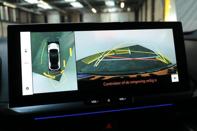 Toyota C-HR 2.0 Plug-in Hybrid 220 Executive, Premium Pack, Pano, BSM, JBL, Sensoren, Apple Carplay/Android Auto Draadloos!