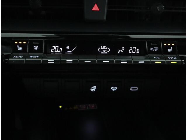 Toyota C-HR 1.8 Hybrid 140 Business Plus | Stoelverwarming | Stuurwielverwarming | Electrische achterklep |