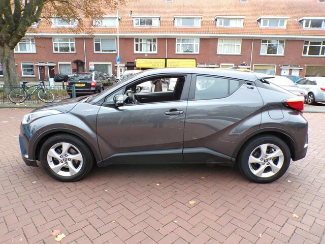 Toyota C-HR 1.8 Hybrid Dynamic AUTOMAAT