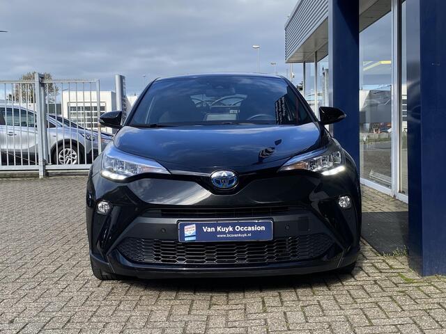 Toyota C-HR 1.8 Hybrid Business Plus / Automaat / Adaptieve Cruise-Control / Climate-Control / Apple-Carplay & Android-Auto / Keyless / LED / Dodehoek-Detectie / DAB Radio-Bluetooth / Getint-Glas / Armsteun V+A / PDC V+A met Camera / 18'' LMV / ENZ.