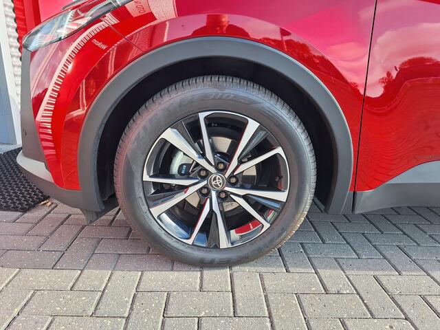 Toyota C-HR 1.8 Hybrid 140 Dynamic Bi-Tone met winterpack
