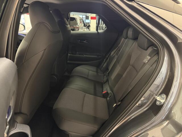 Toyota C-HR 2.0 Plug-in Hybrid 220 Executive **NIEUWE AUTO/ DIRECT LEVERBAAR**