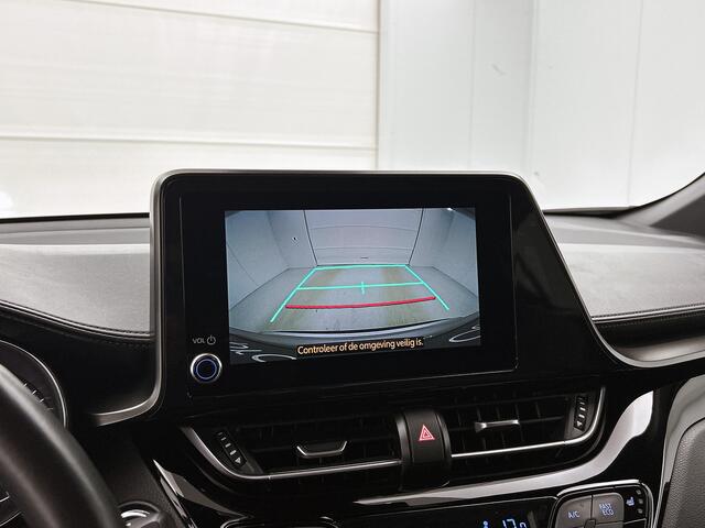 Toyota C-HR 2.0 Hybrid Style | Stoelverwarming | Climate control | Privacy glass | LM velgen |