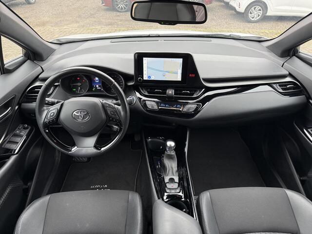 Toyota C-HR 2.0 Hybrid Dynamic **NAVIGATIE/ STOELVERWARMING/ KEYLESS/ DODEHOEK DETECTIE**