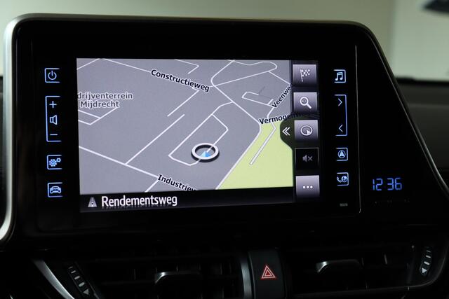 Toyota C-HR 1.8 Hybrid Dynamic, Chrome paket, Keyless Entry, DAB Radio, 18" inch lm velgen!