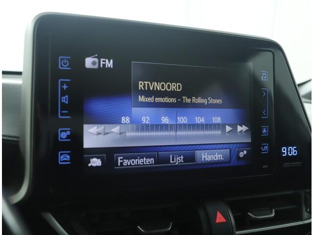 Toyota C-HR 1.8 Hybrid Style | Stoelverwarming | Stuurwielverwarming | Navigatie | Trekhaak |