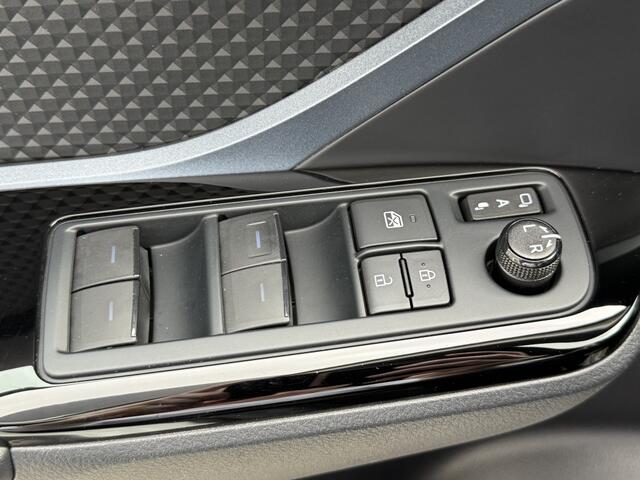 Toyota C-HR 1.8 Hybrid Bi-Tone | Trekhaak | Dodehoek ass. | Stoel & Stuurver